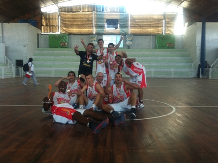 Equipe de basquetebol conquista bicampeonato do JASC