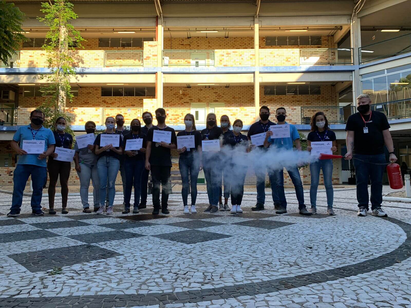 Colaboradores da UNIFEBE realizam curso de brigada de incêndio