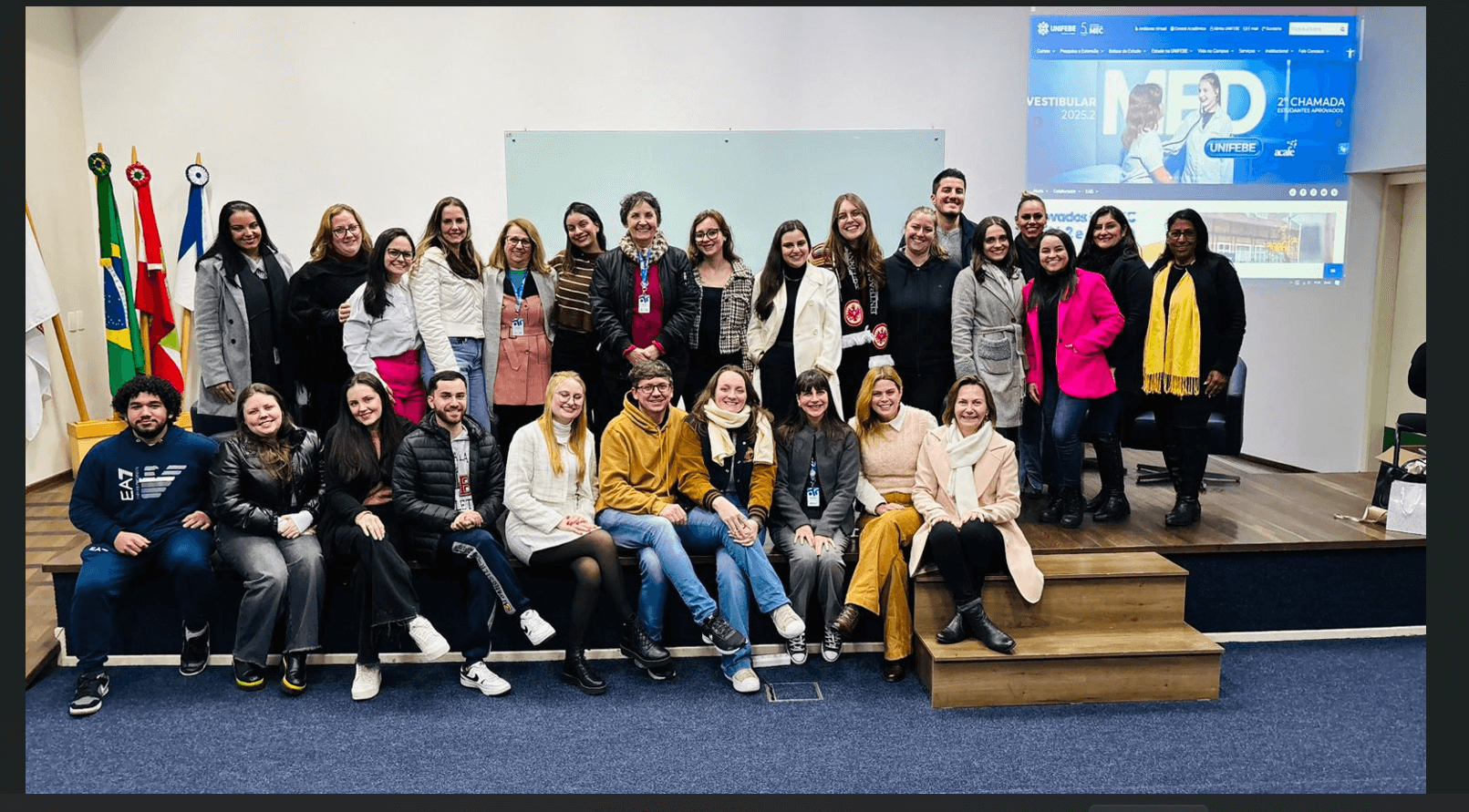 Acadêmicos de Letras – Inglês apresentam ações desenvolvidas ao longo dos Estágios Supervisionados