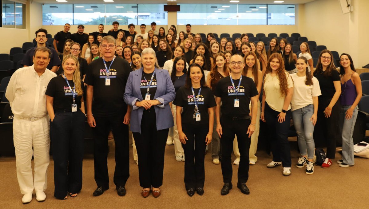 Calouros do Curso de Medicina da UNIFEBE são recebidos oficialmente