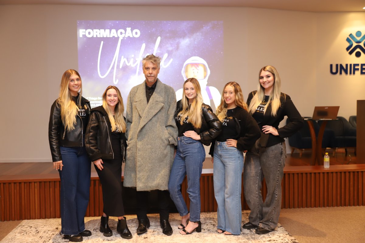 Candidatas à realeza da Festa da Integração fazem curso de comunicação na UNIFEBE