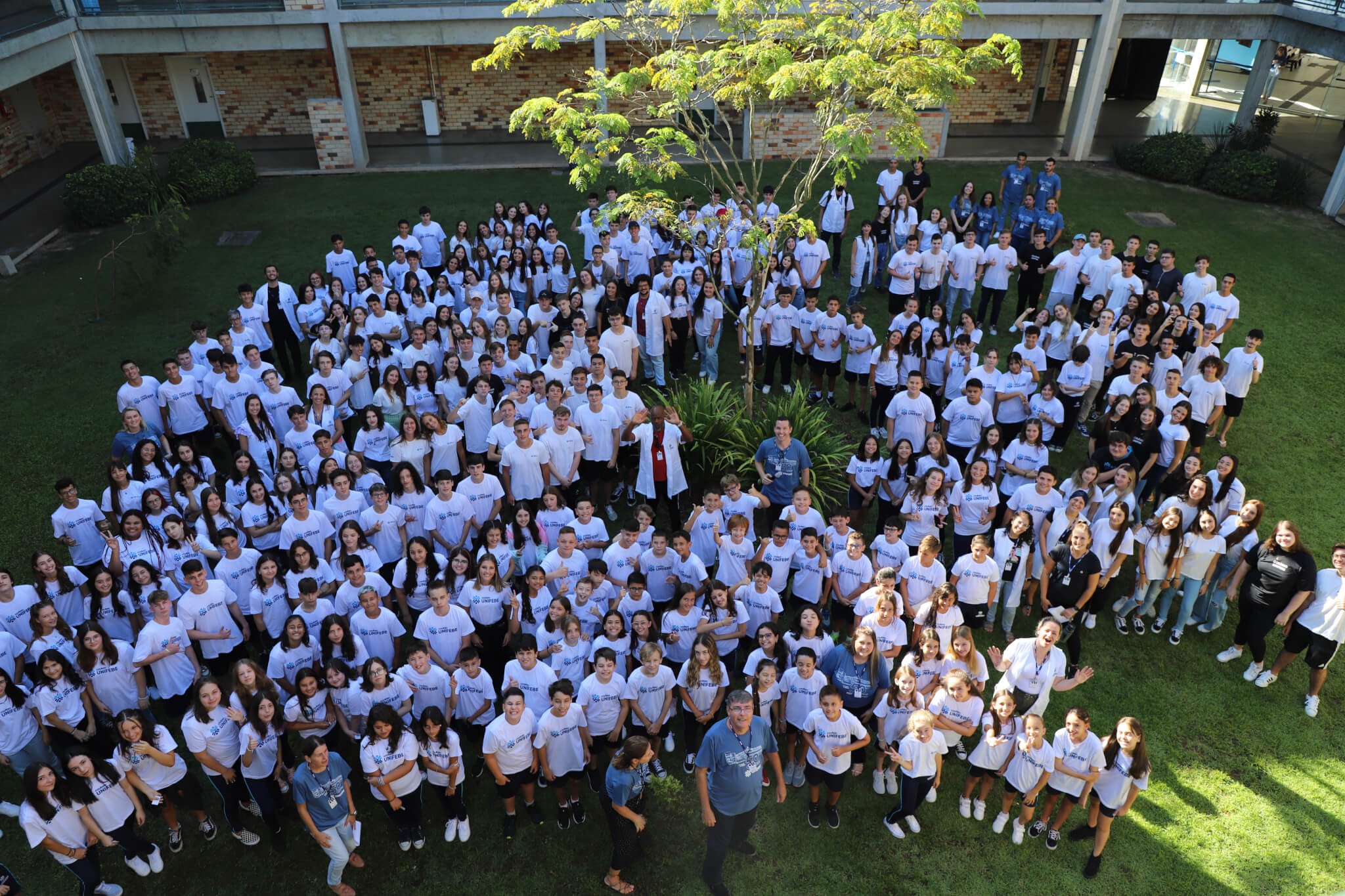 Colégio UNIFEBE recepciona mais de 200 novos alunos no primeiro dia do ano letivo