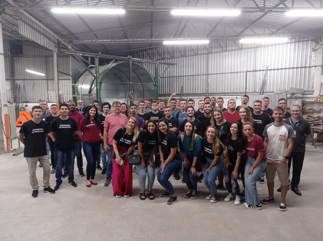 Acadêmicos de Engenharia de Produção apresentam soluções para demanda de empresa da região