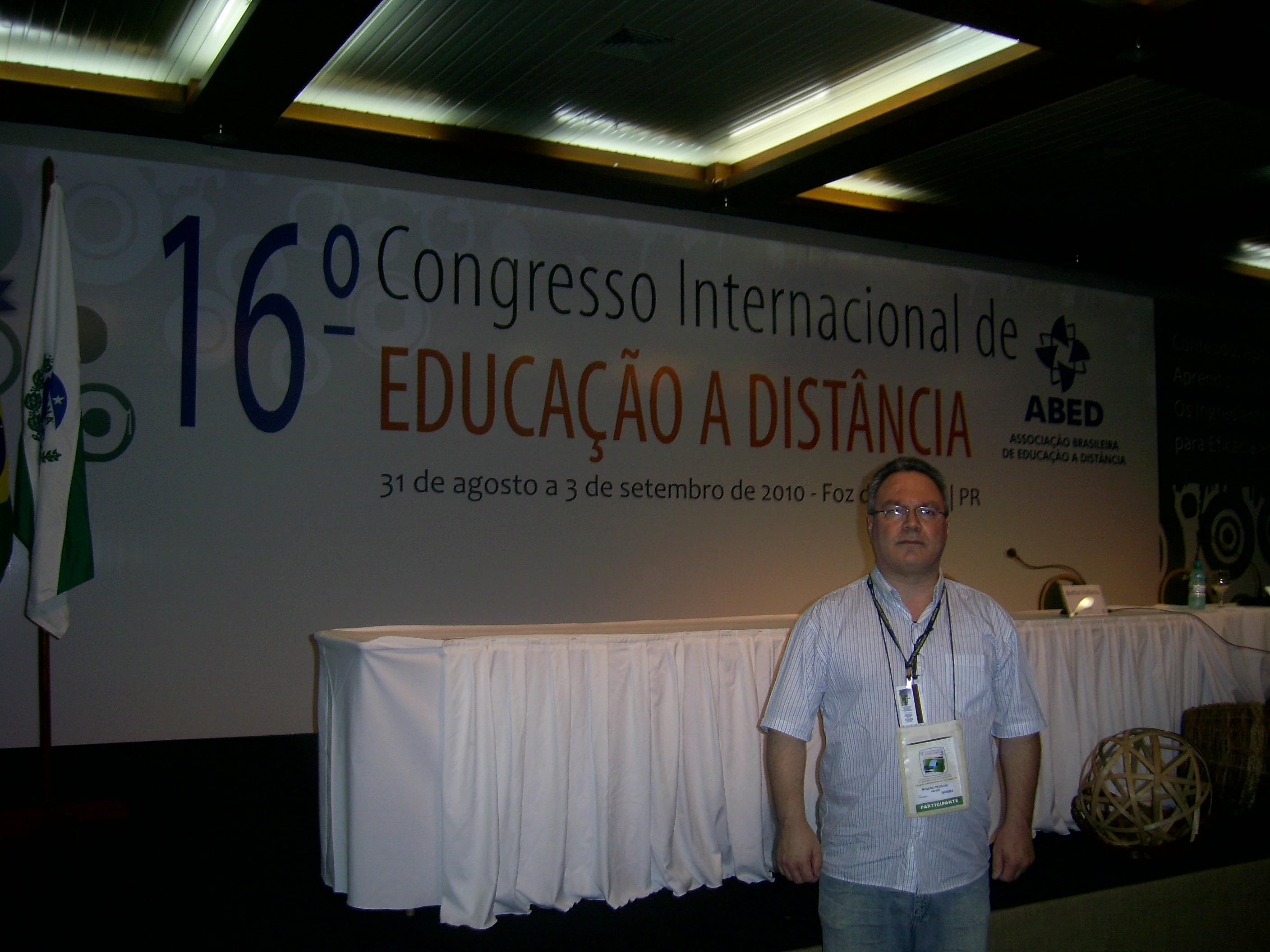 Professor da Unifebe apresenta artigo em congresso