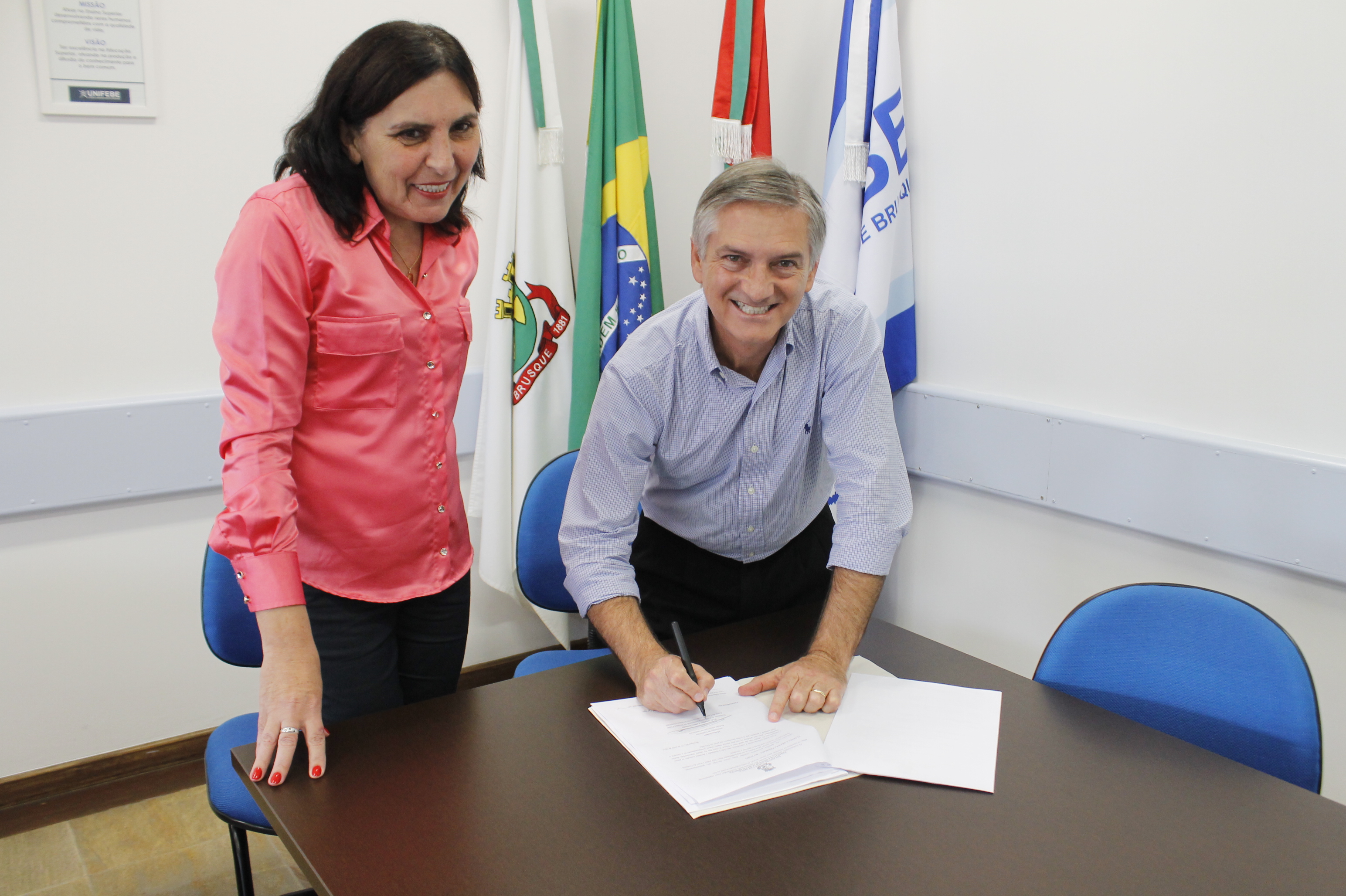 UNIFEBE e Guabiruba assinam contrato para formação continuada de professores