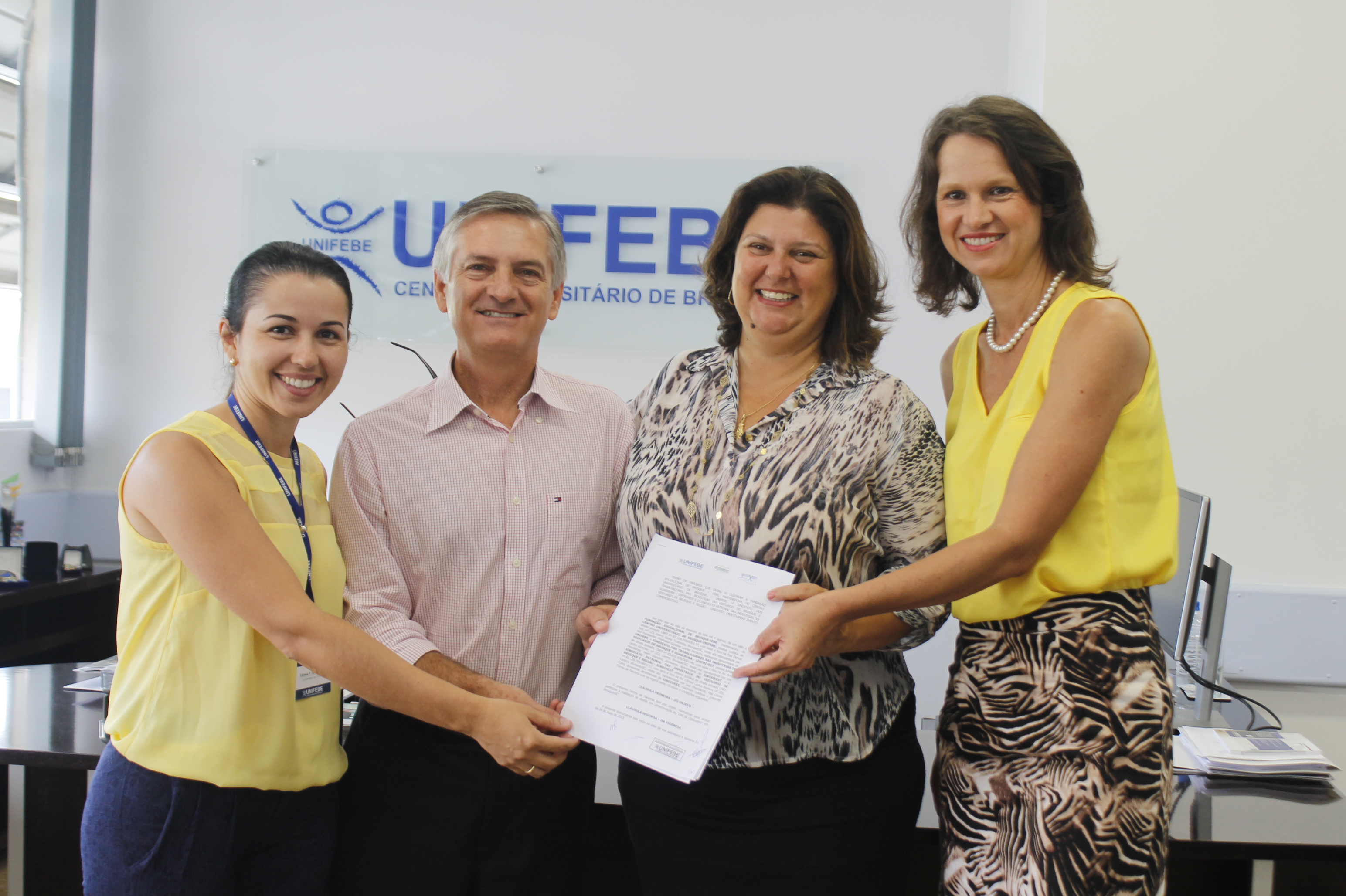 UNIFEBE, Sintrivest e Sindivest firmam parceria para o 5º Desfile das Costureiras
