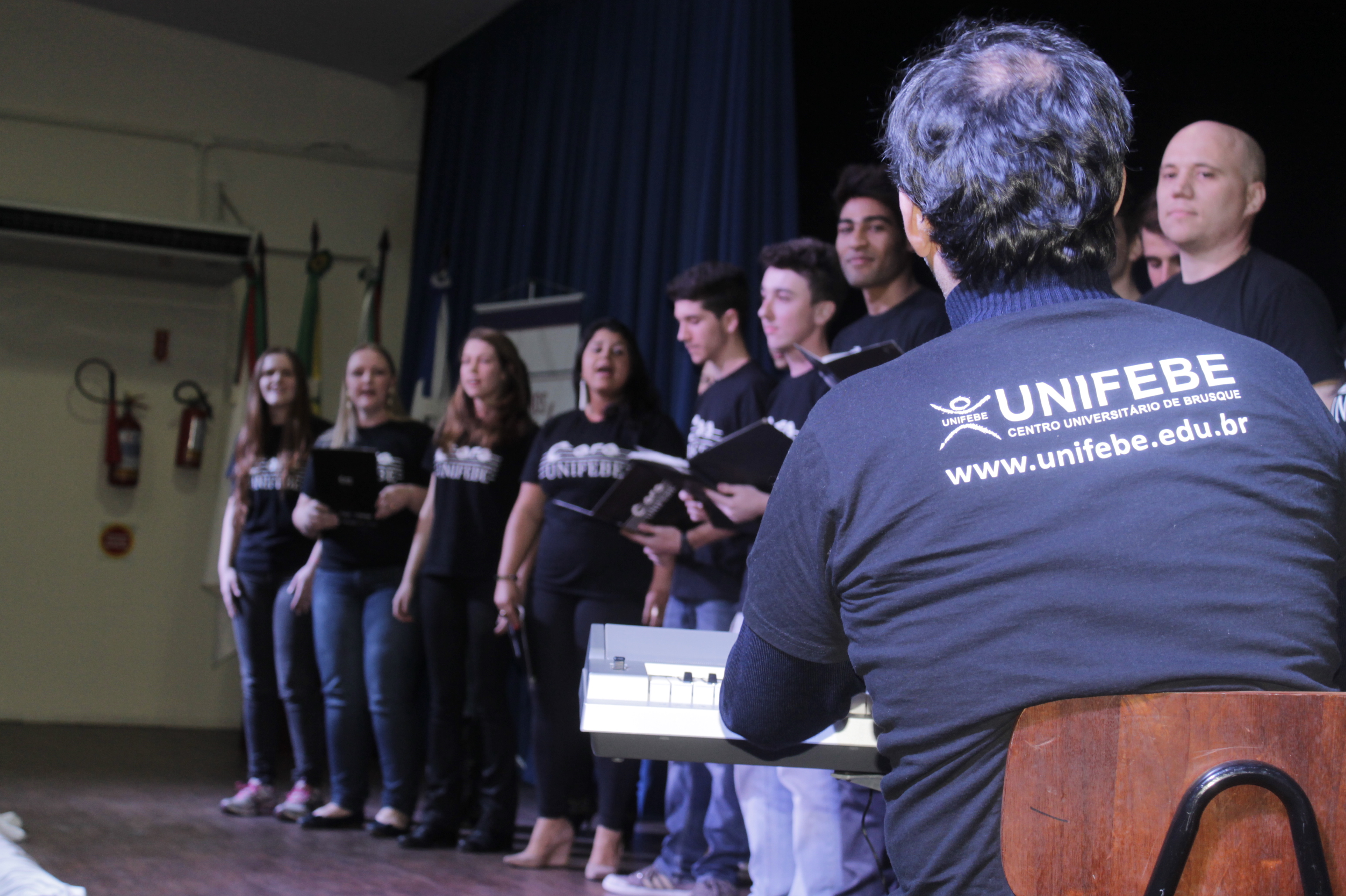 Encontro de corais universitários surpreende o público no Anfiteatro