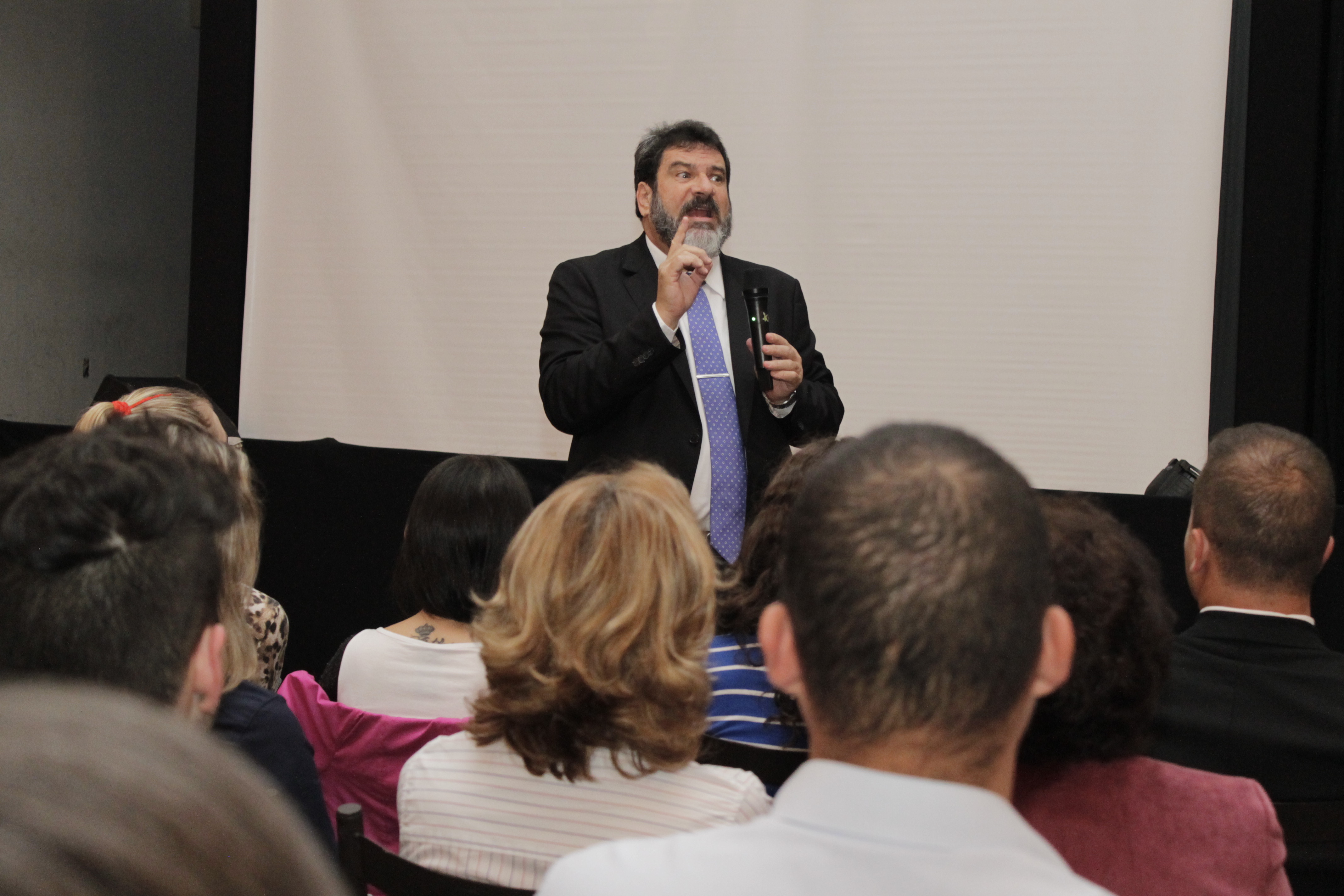 Mario Sergio Cortella palestra sobre ética e vergonha na cara