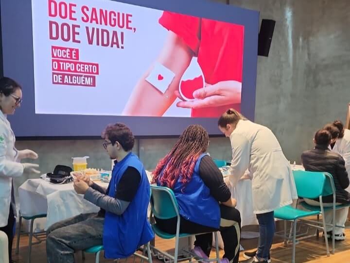 Curso de Enfermagem da UNIFEBE faz ação de incentivo à doação de sangue