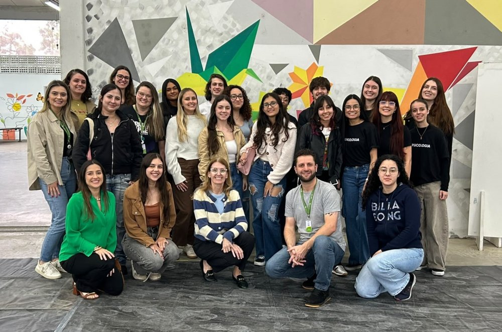 Curso de Psicologia da UNIFEBE realiza visita técnica à APAE, em Brusque