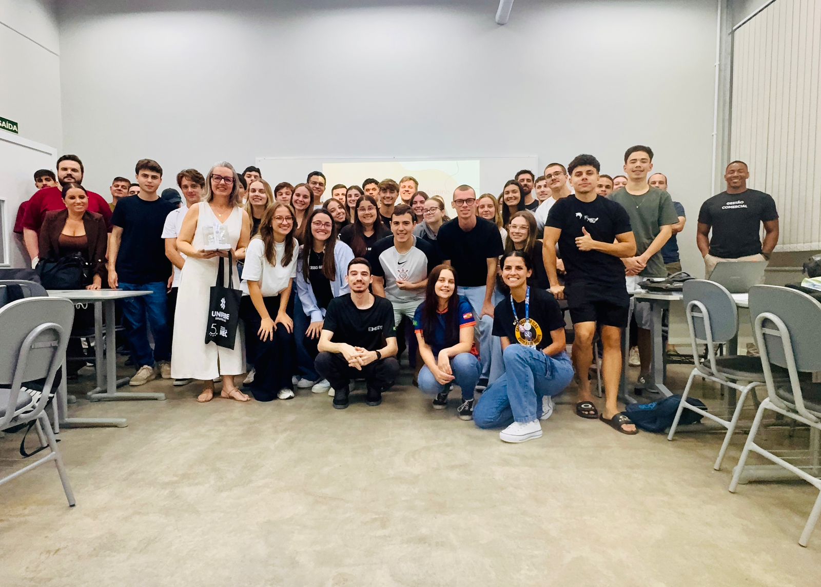 Cursos de Gestão da UNIFEBE recebem palestra sobre Psicologia Organizacional