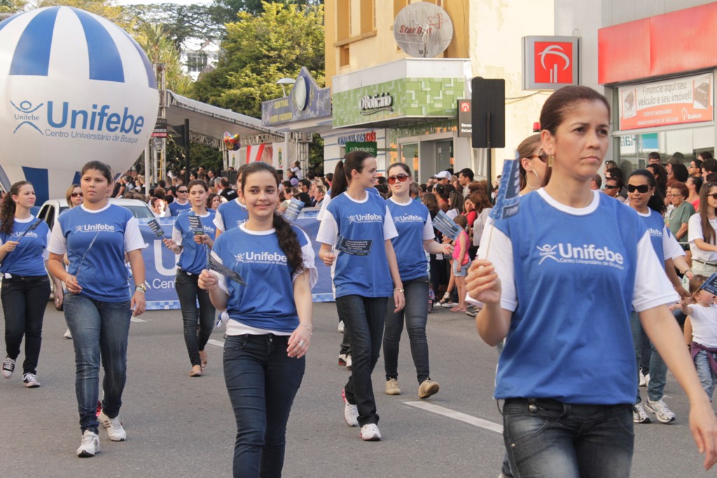 UNIFEBE participa do Desfile de 4 de agosto