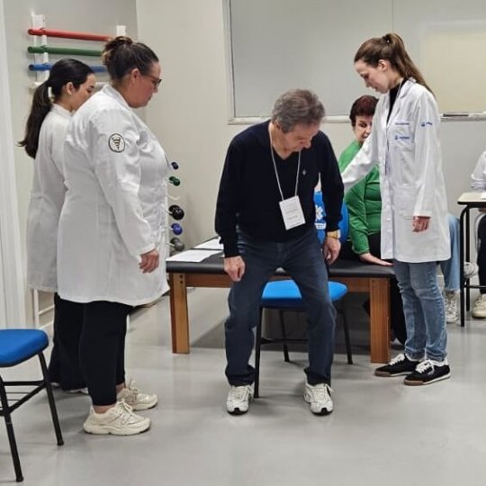 encontro acadêmicos fisioterapia associação Viva Parkinson Brusque