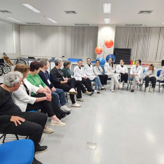 encontro acadêmicos fisioterapia associação Viva Parkinson Brusque