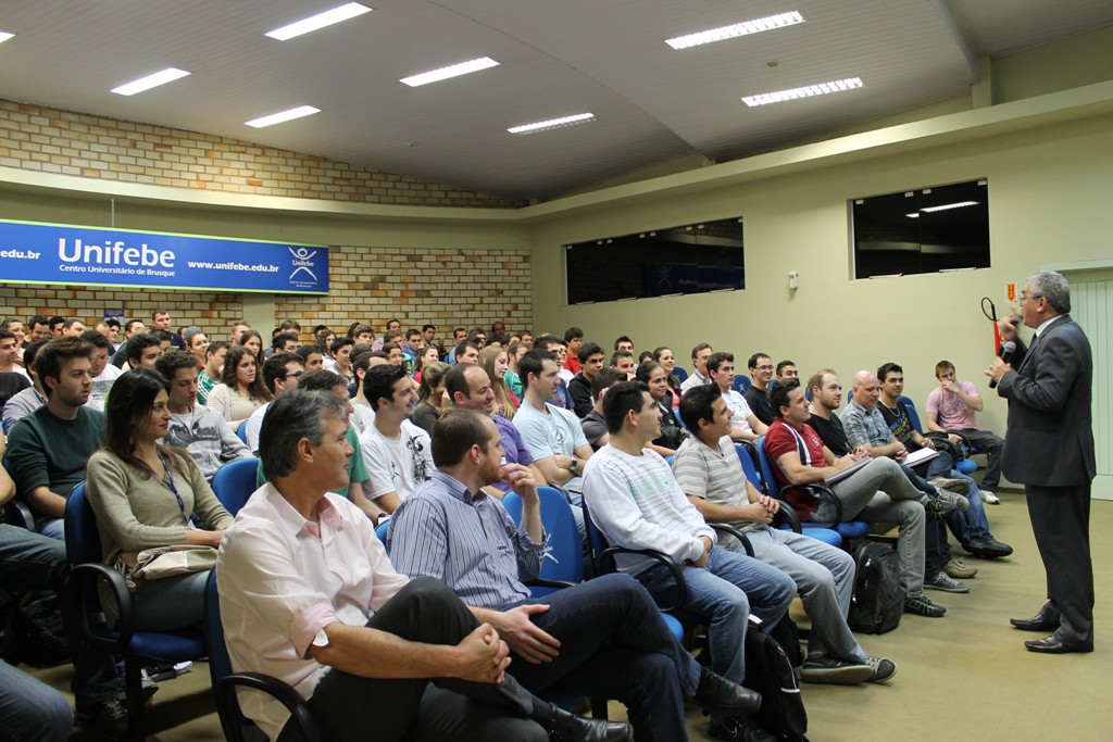 UNIFEBE promove palestra sobre “Linhas de Pesquisa em Engenharia da Produção”