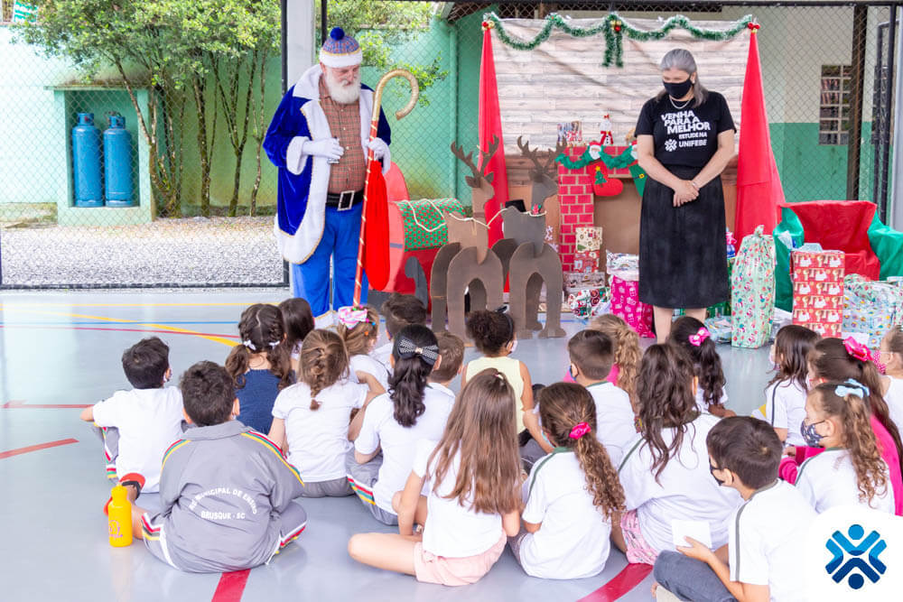 Entrega presentes Natal Solidário 2021