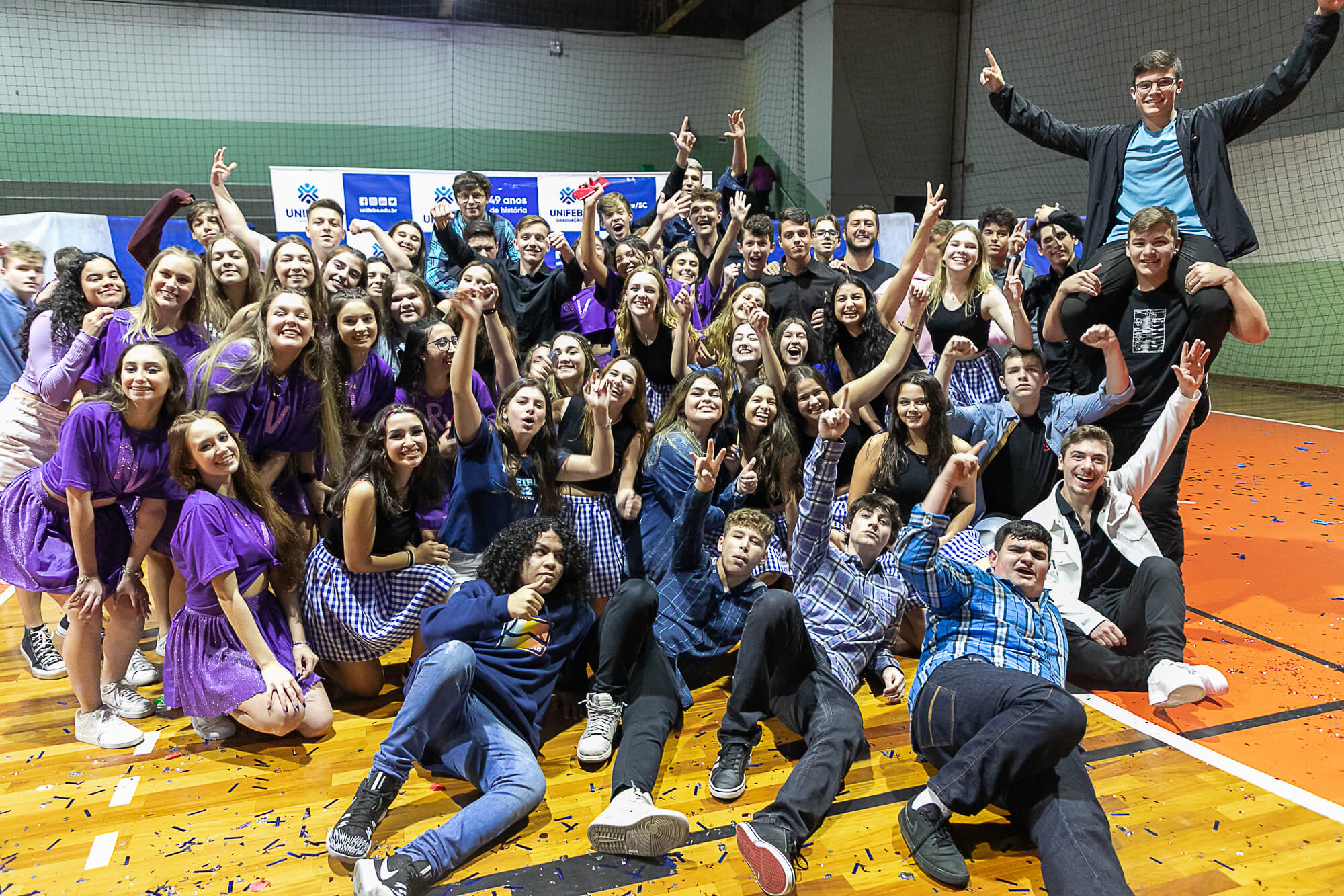 Equipes azul e roxa são as vencedoras da 1ª gincana do Colégio UNIFEBE