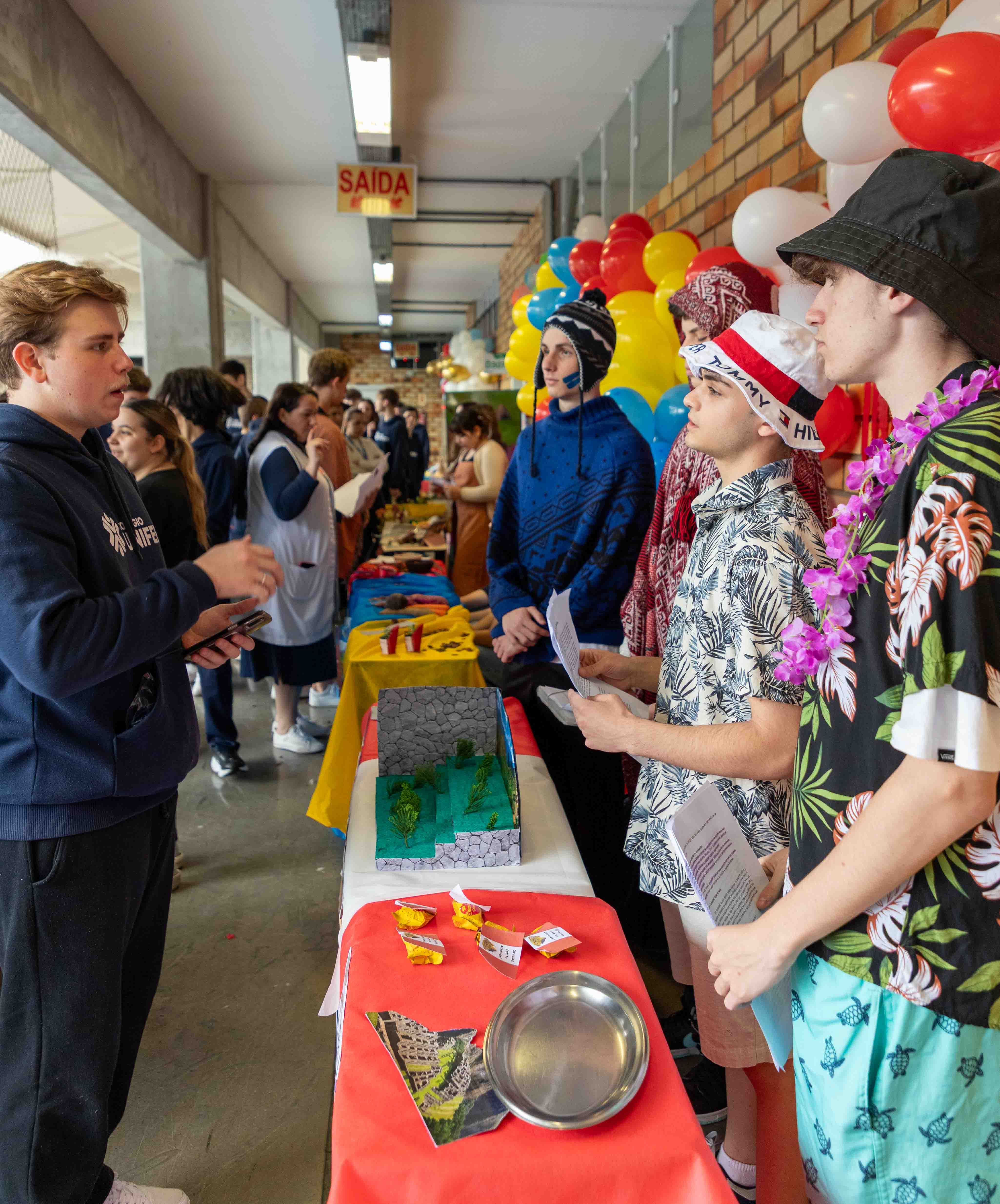 Feira Cultural reúne exposições de países falantes de inglês e espanhol