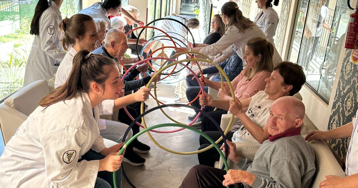 Fisioterapia UNIFEBE atende idosos residentes de ILPI em Brusque