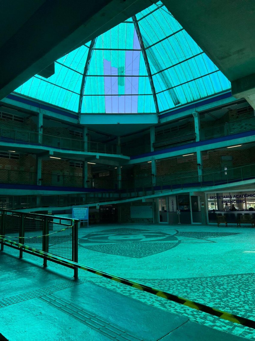 Fortes ventos destelham parte da cúpula da UNIFEBE
