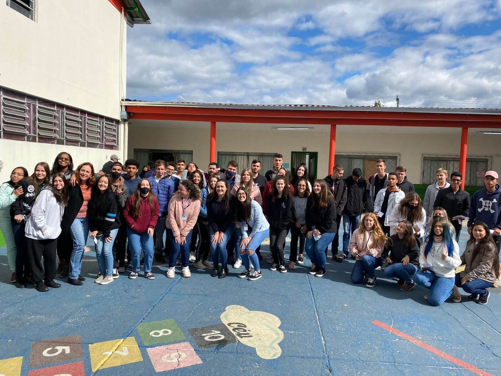 Alunos do Colégio UNIFEBE participam de bate-papo com r da área  científica - Centro Universitário de Brusque - UNIFEBE