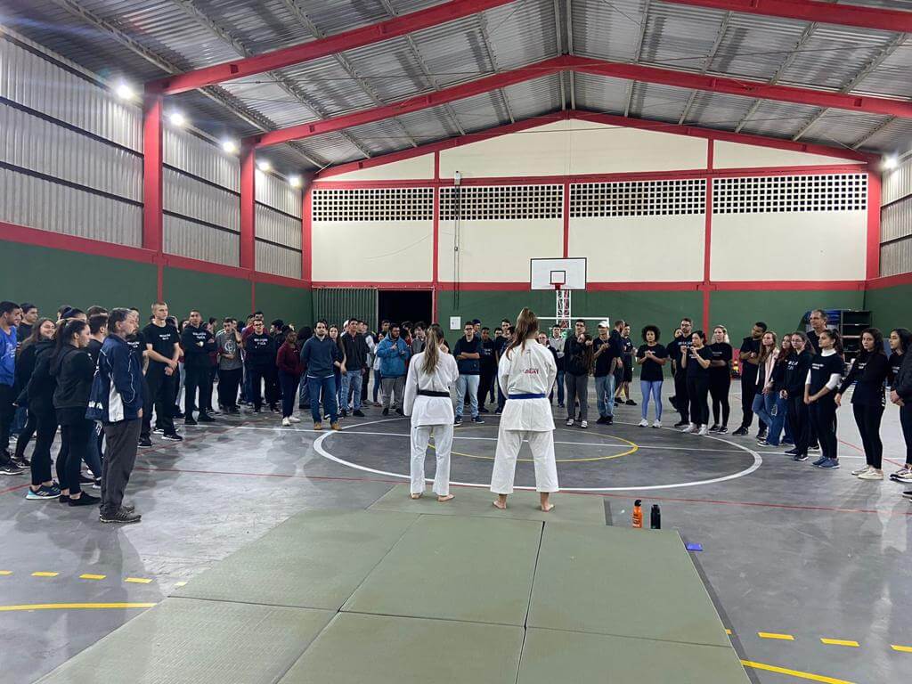 Inclusão esportiva é abordada em escolas da rede pública por estudantes de Educação Física da UNIFEBE