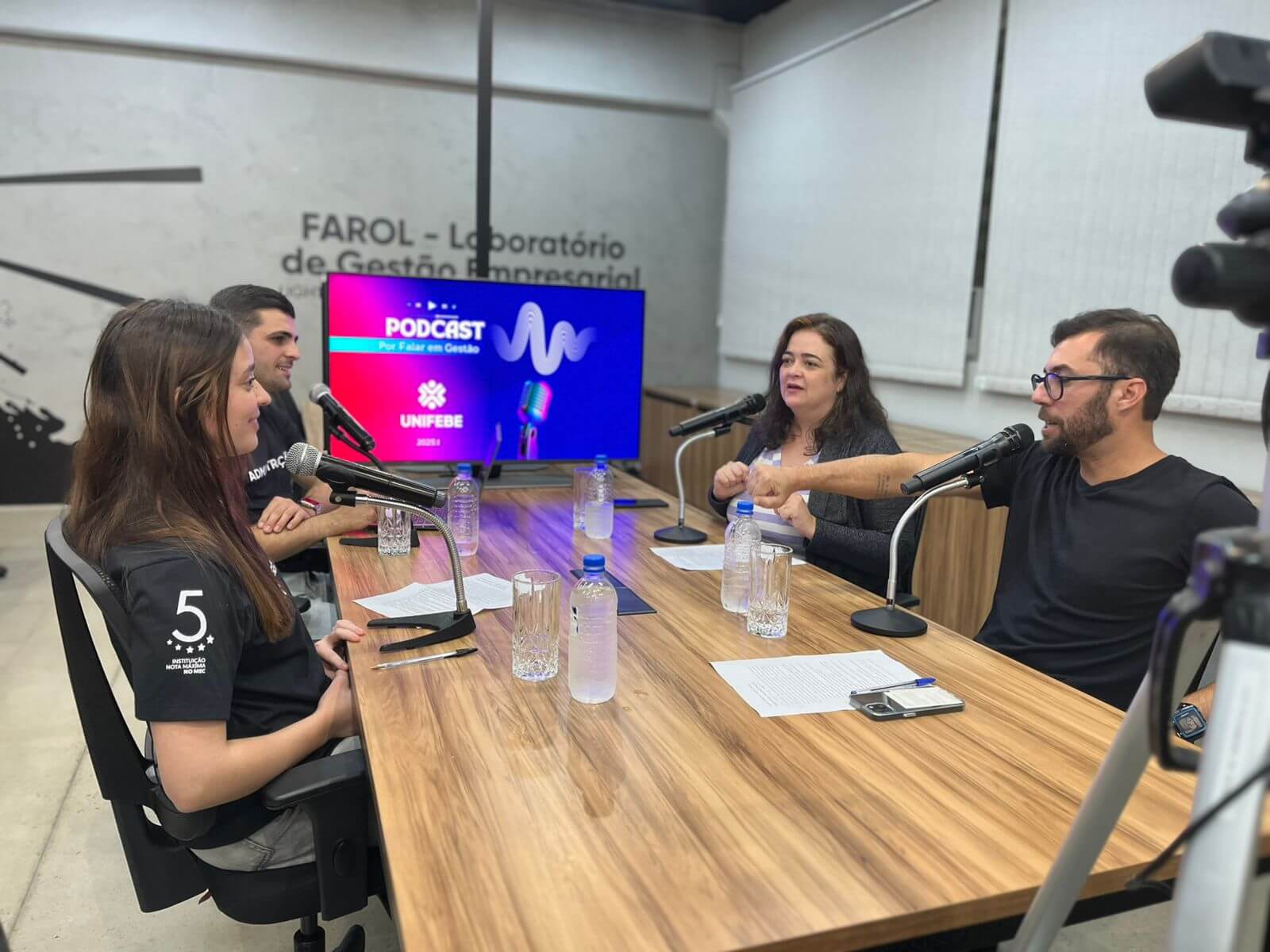 Podcast criado por acadêmicos dos cursos Gestão da UNIFEBE aborda programas de fomento à inovação