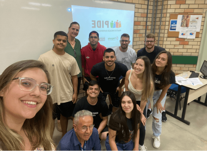 Acadêmicos de Educação Física participam de capacitação para atuar em projeto de Guabiruba e Gaspar