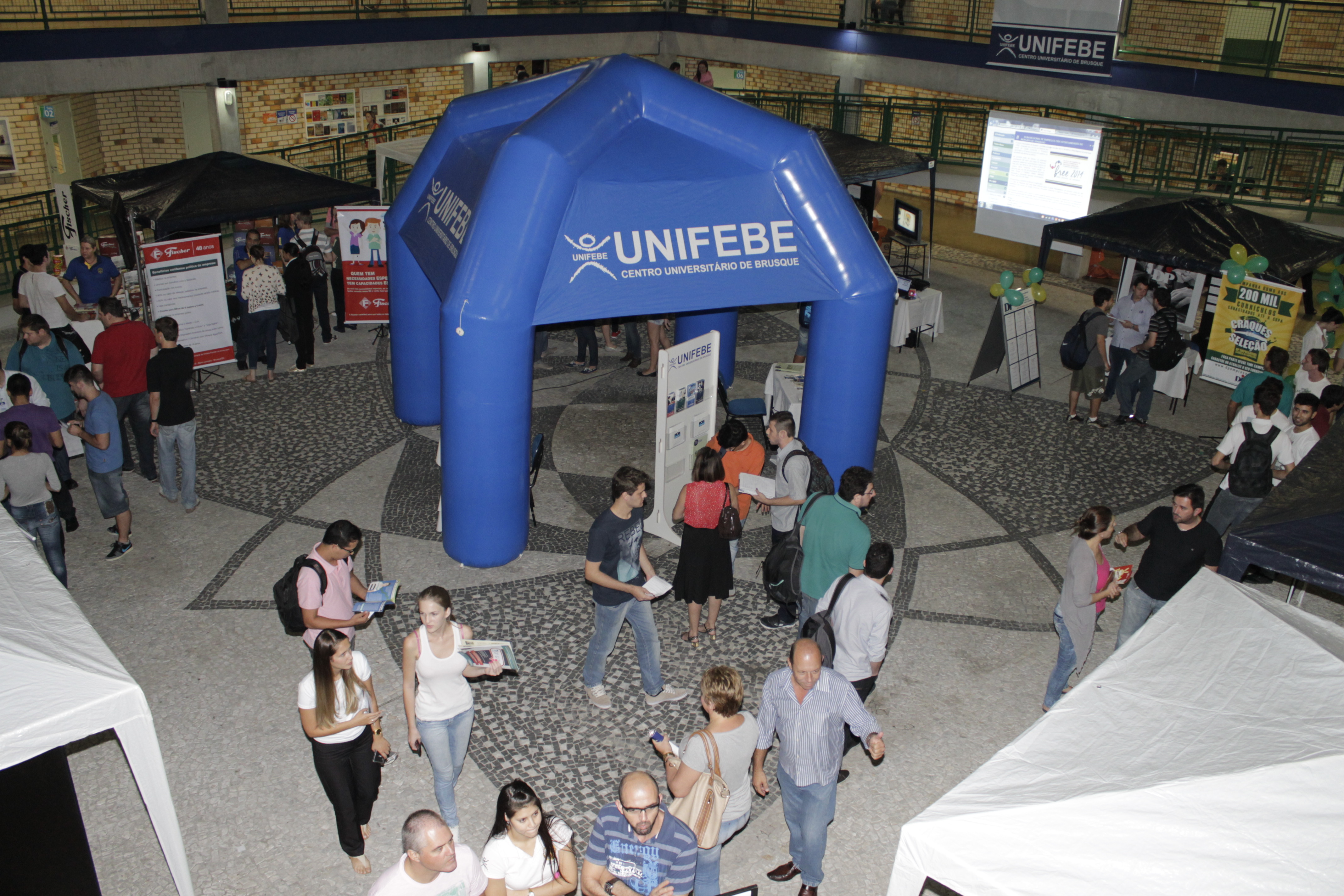 Cursos de Gestão da UNIFEBE promovem ciclo de palestras e mostra de negócios