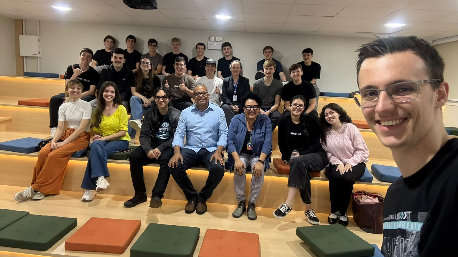 Curso de Administração da UNIFEBE promove visita técnica em desenvolvedora de software brusquense