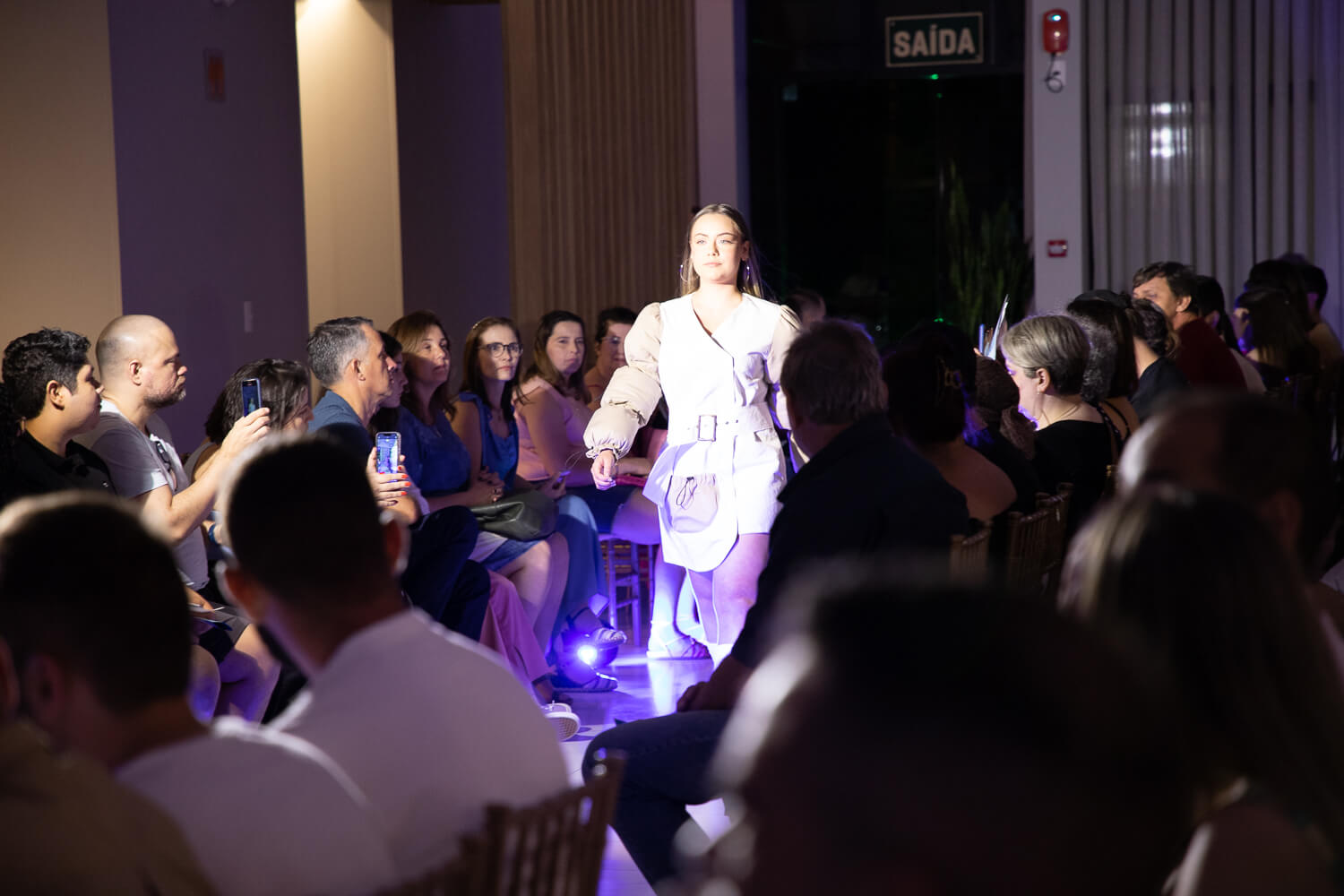 Coleções autorais desenvolvidas por acadêmicos de Design de Moda da UNIFEBE são apresentadas em desfile