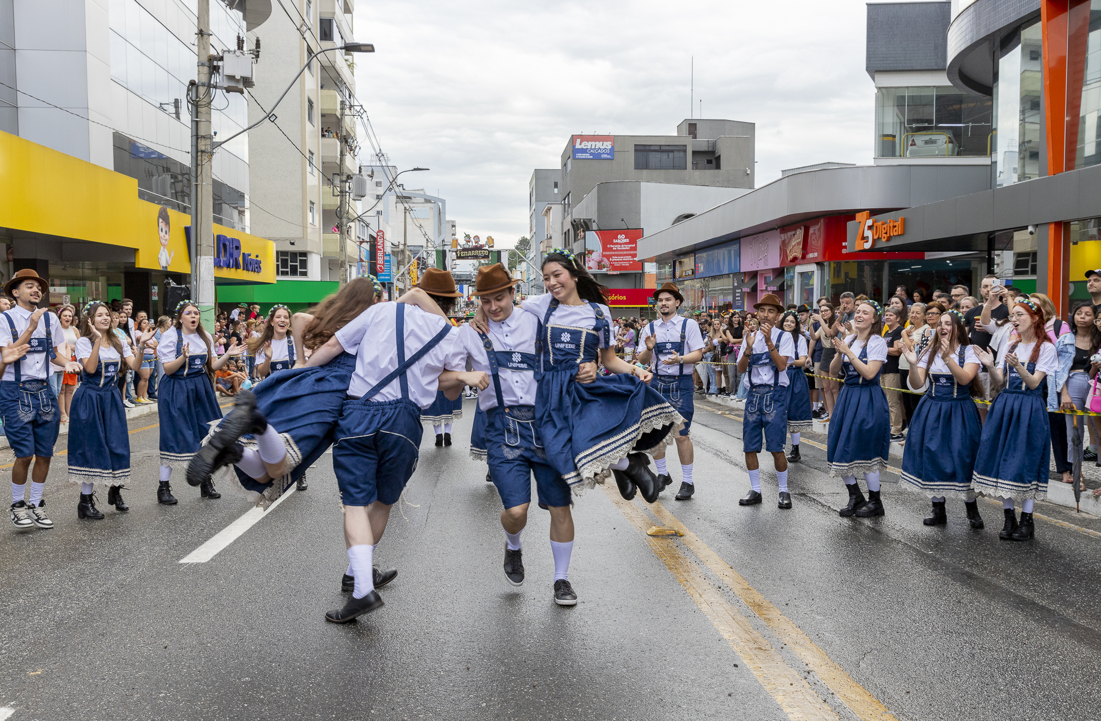 UNIFEBE desfila na Fenarreco com trajes criados por estudantes de Design de Moda