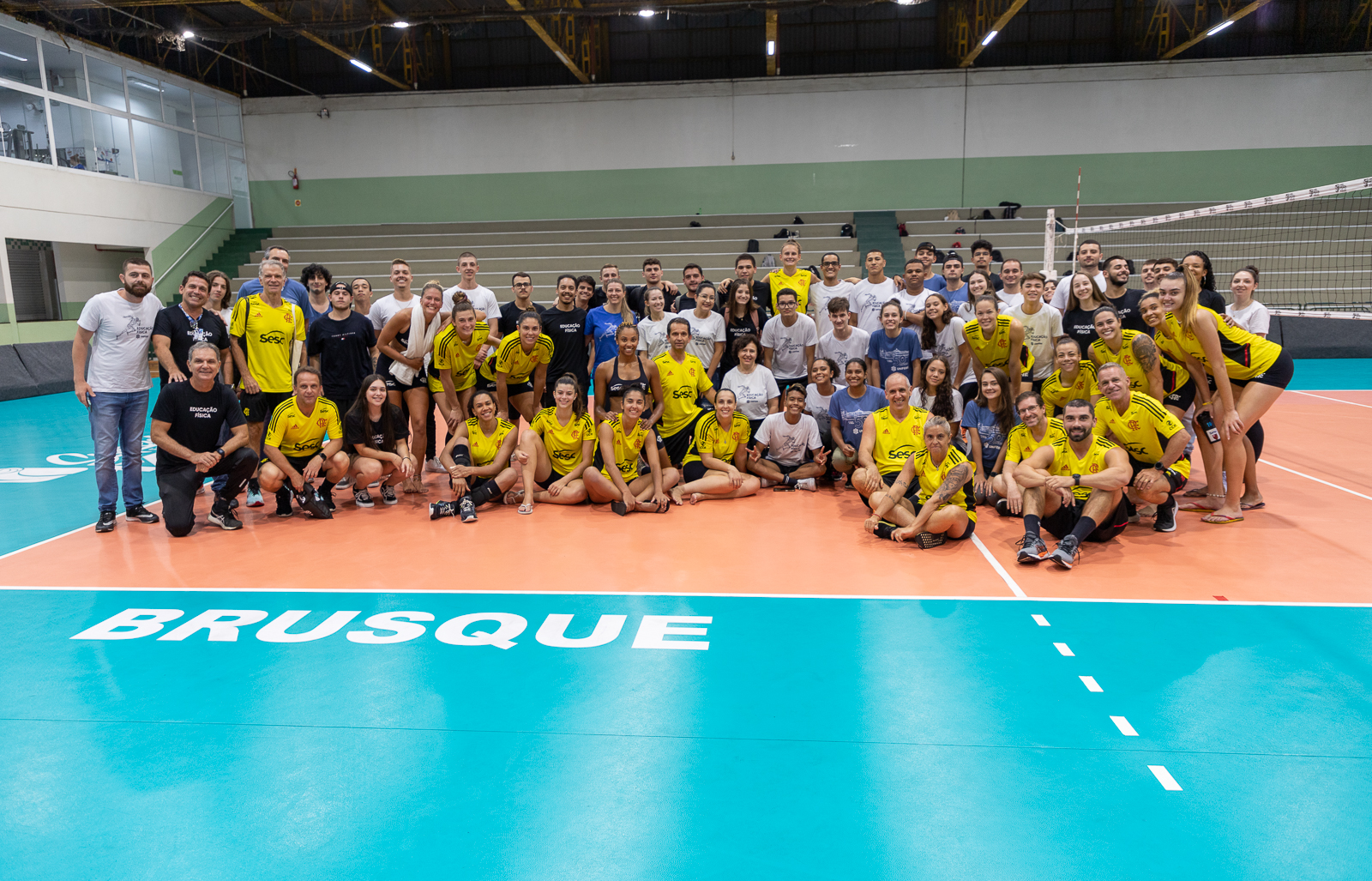 Acadêmicos de Educação Física assistem a treinamento do Sesc-Flamengo