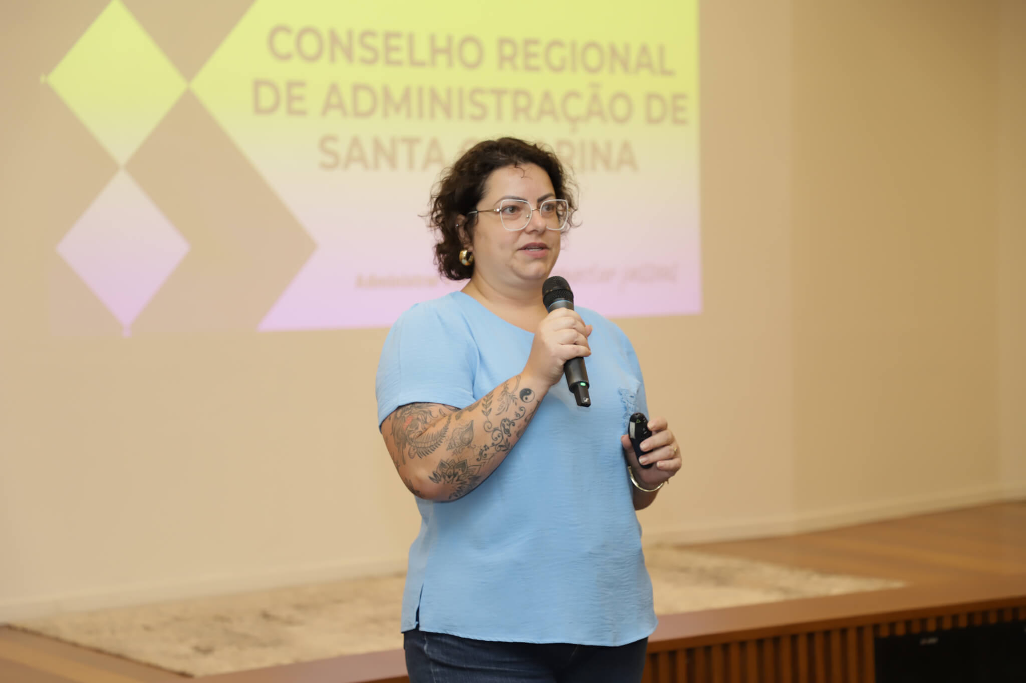 Acadêmicos dos cursos de gestão da UNIFEBE participam de bate-papo com Conselho Regional de Administração