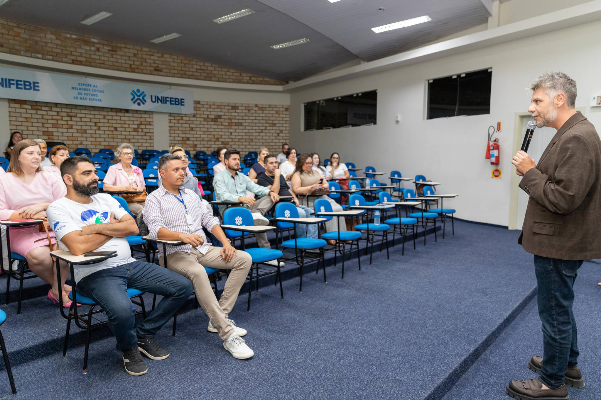 Atividades da Pós-Graduação da UNIFEBE envolvem cursos da Graduação, ONGs e associações