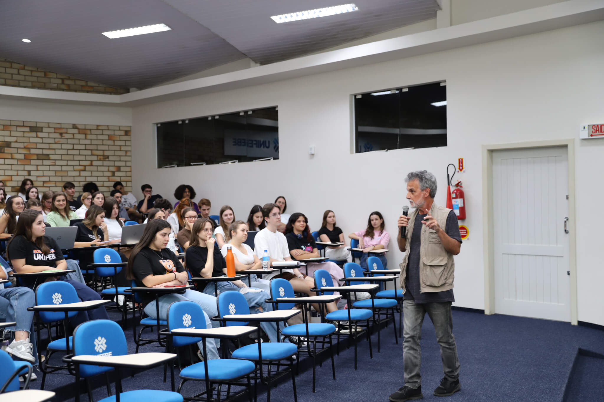 Cursos de Publicidade e Propaganda e Design Gráfico da UNIFEBE realizam palestras com profissionais