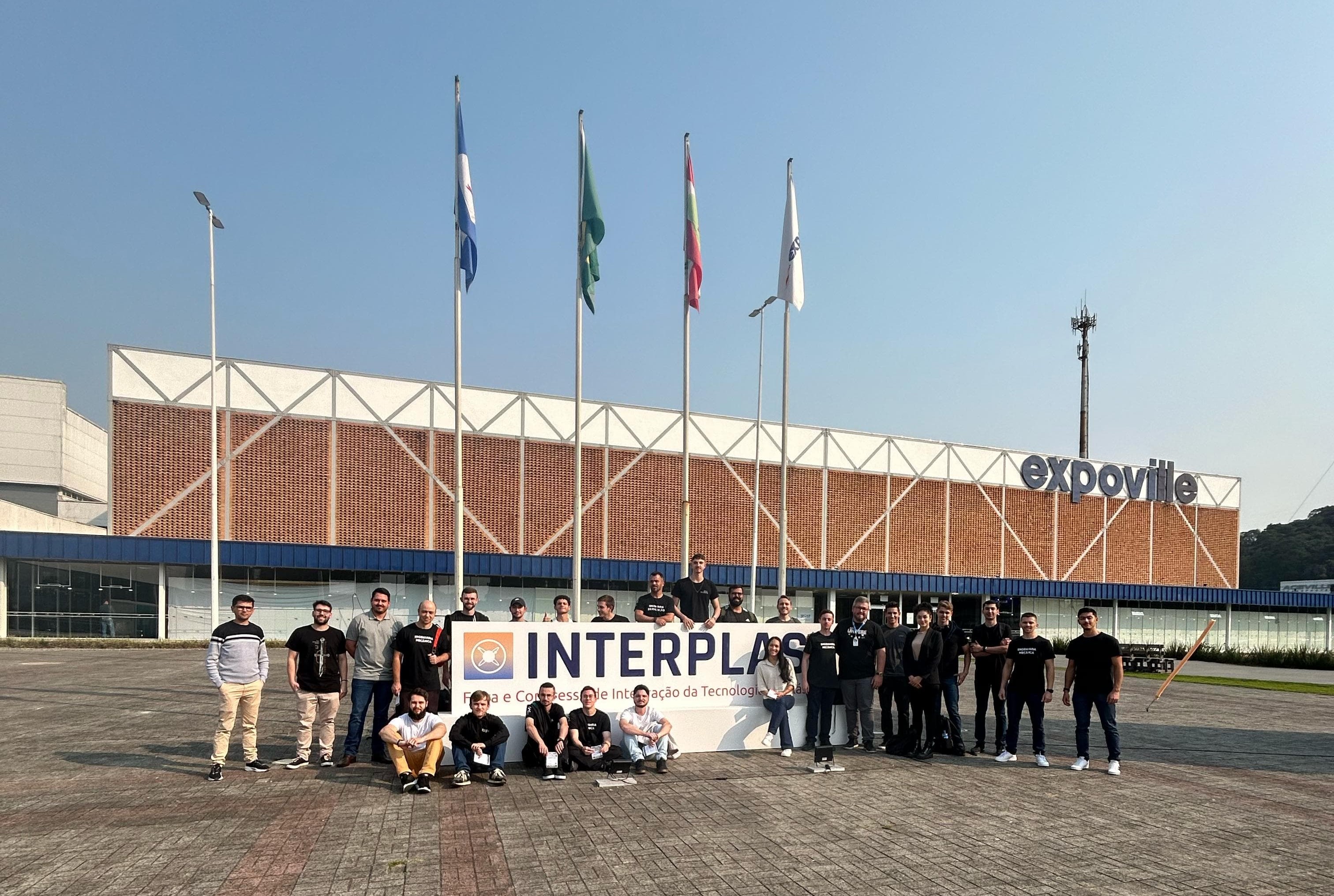 Acadêmicos de Engenharia Mecânica e Engenharia de Produção da UNIFEBE visitam Feira e Congresso de Integração da Tecnologia do Plástico