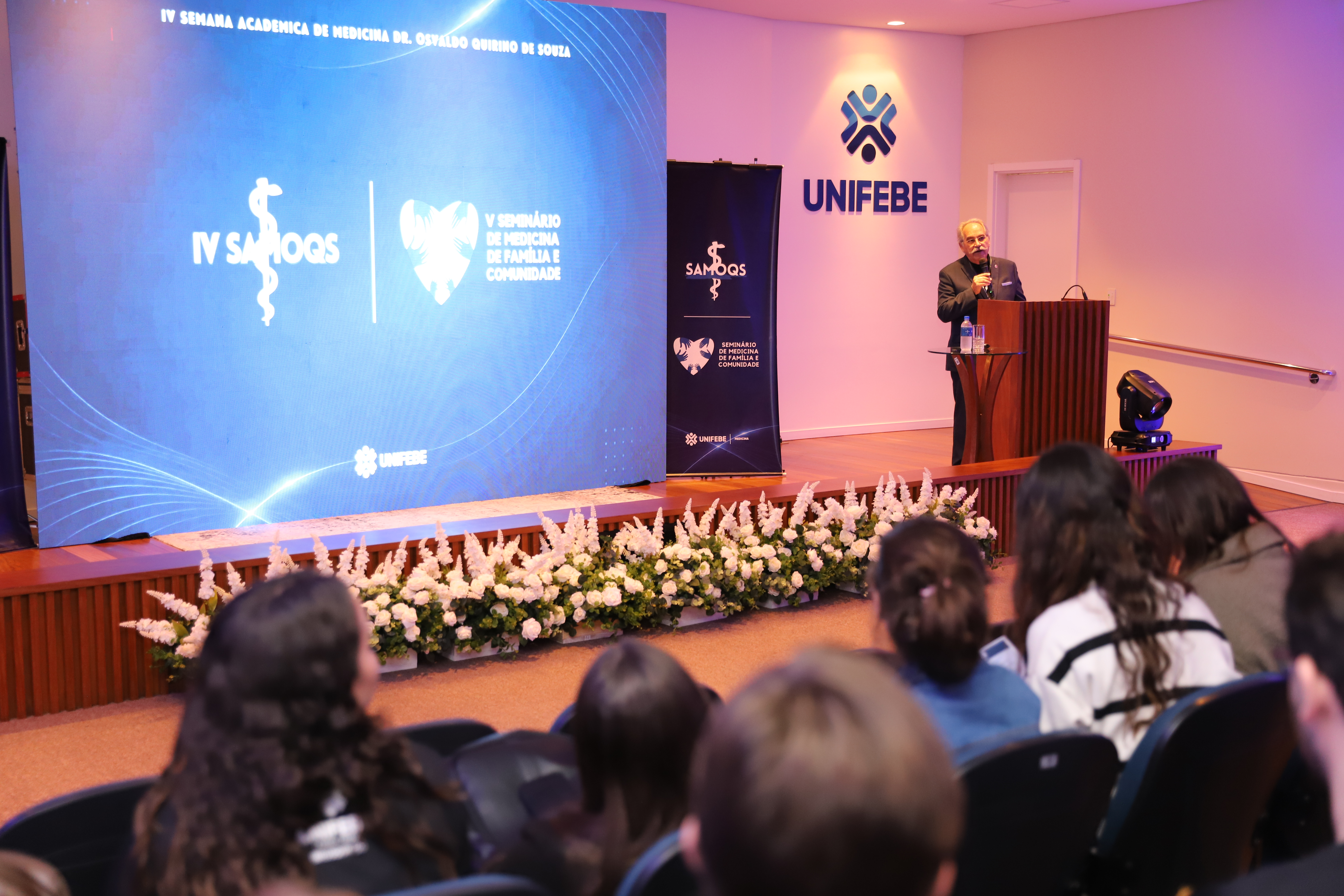Semana Acadêmica promove palestras, apresentações de trabalhos científicos e oficinas práticas voltadas às competências e desafios na medicina