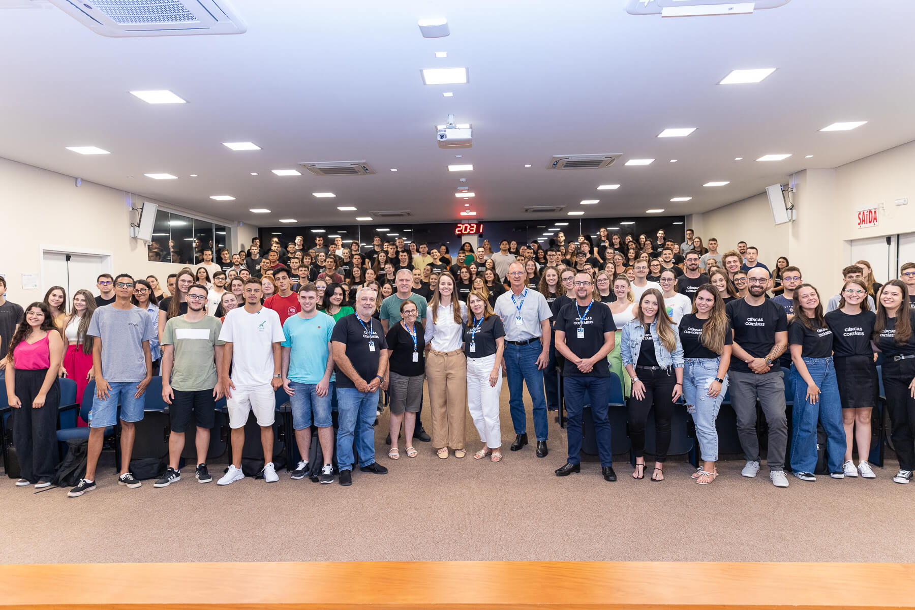 Egressa do curso de Ciências Contábeis da UNIFEBE compartilha trajetória até auditoria-fiscal da Receita Federal