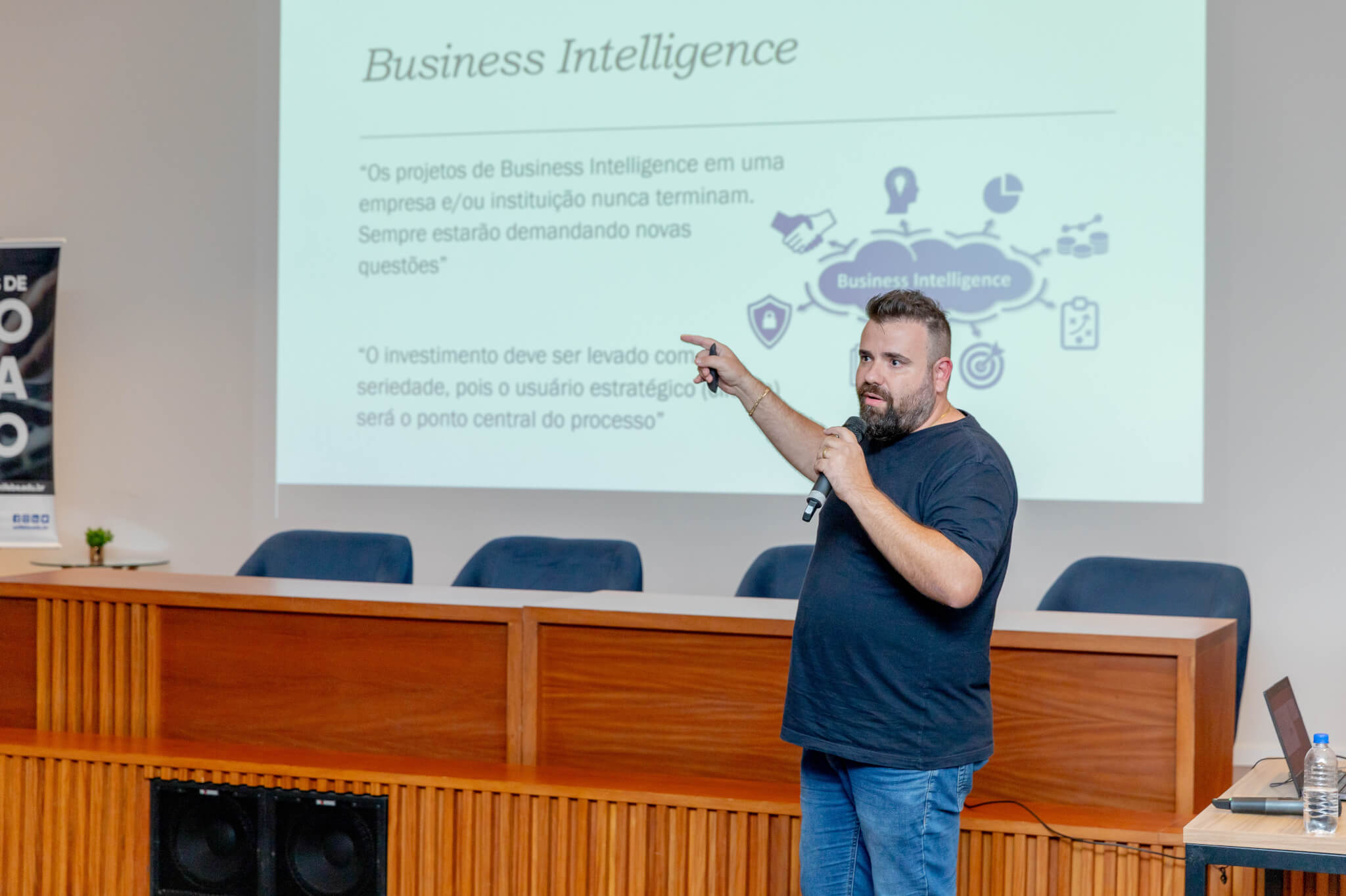 Palestra na UNIFEBE aborda uso de ferramentas de ERP e Business Intelligence (BI)