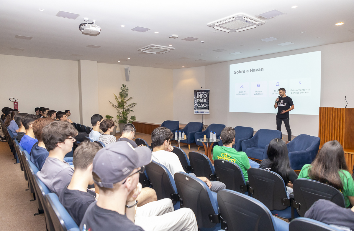 UNIFEBE recebe lançamento da 2ª edição do Jornada Labs, da Havan