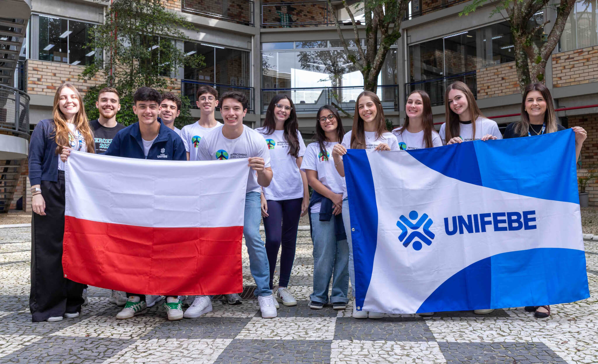 Estudantes do Colégio Unifebe e Fundação Walendowsky participam de primeiro intercâmbio para a Polônia