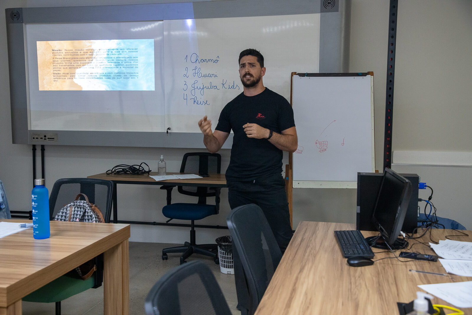 Acadêmicos de Processos Gerenciais utilizam técnica de pitch para apresentar ideia de negócio