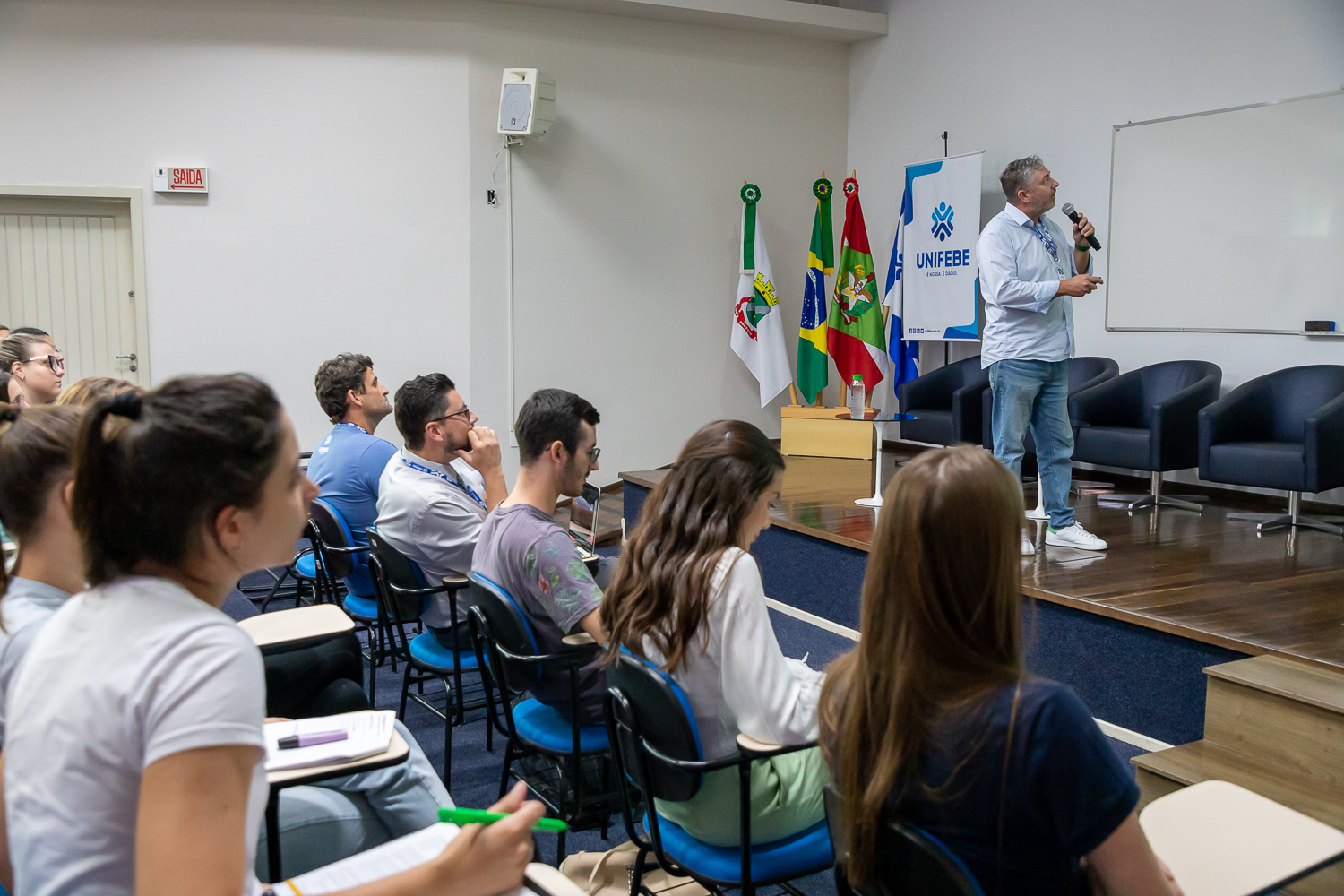 Simpósio do curso de Medicina trata dos impactos causados pelo uso de cigarros eletrônicos