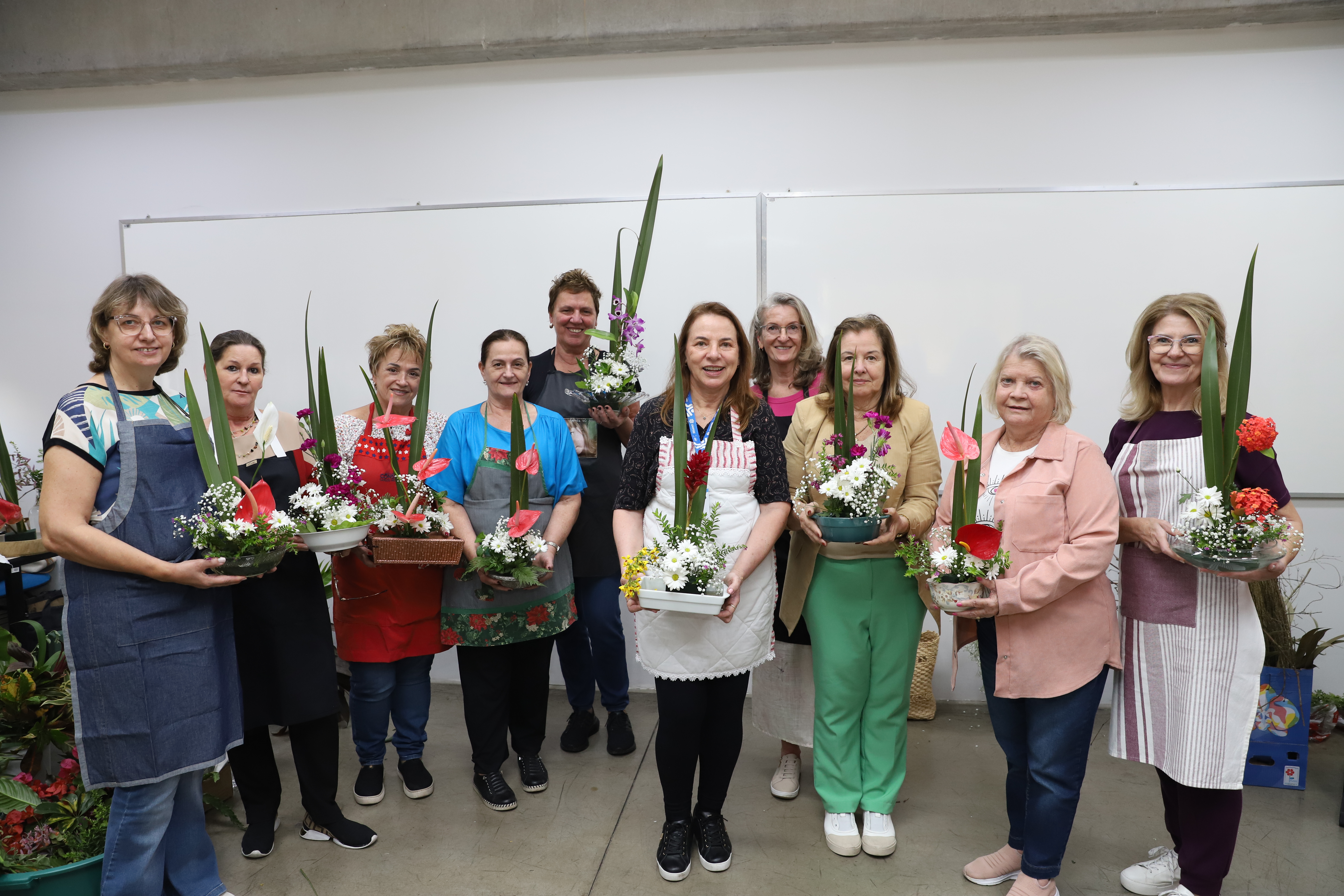 Projeto Vida Ativa realiza oficina de arte Ikebana