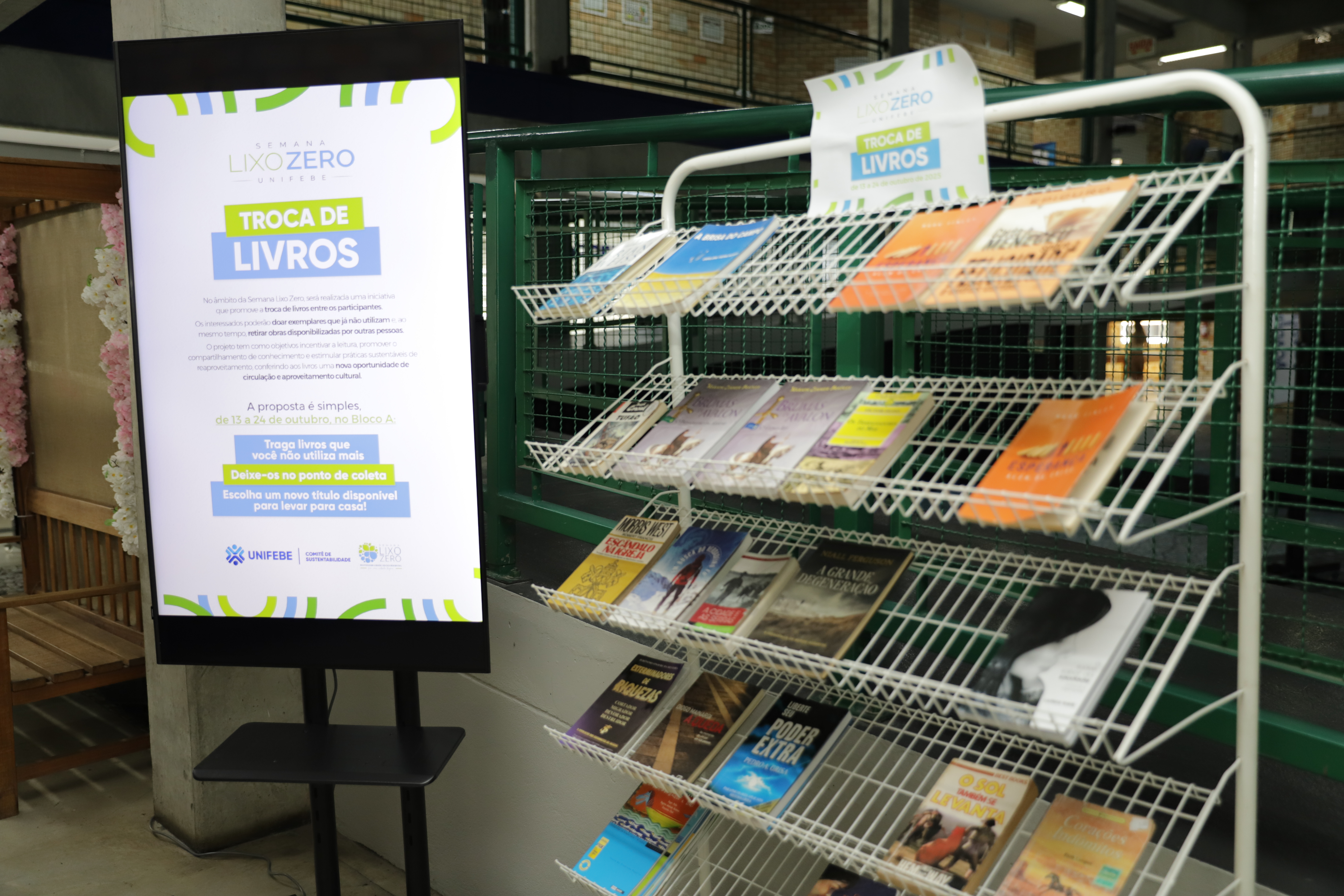 Em ação alusiva à Semana Lixo Zero, UNIFEBE promove troca de livros