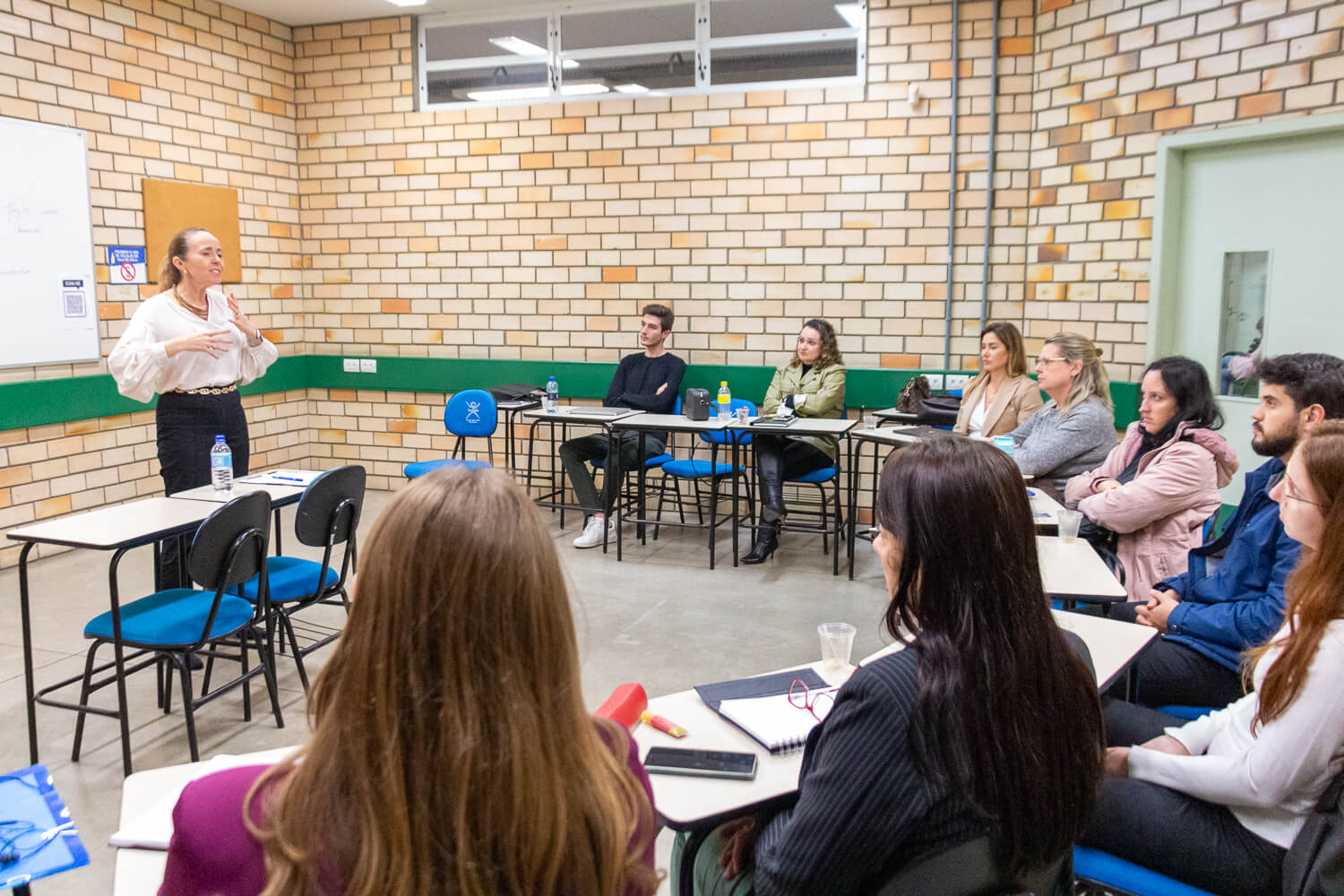 Especialista em resolução de conflitos, juíza Quitéria Péres, ministra aula para Pós-Graduação da UNIFEBE