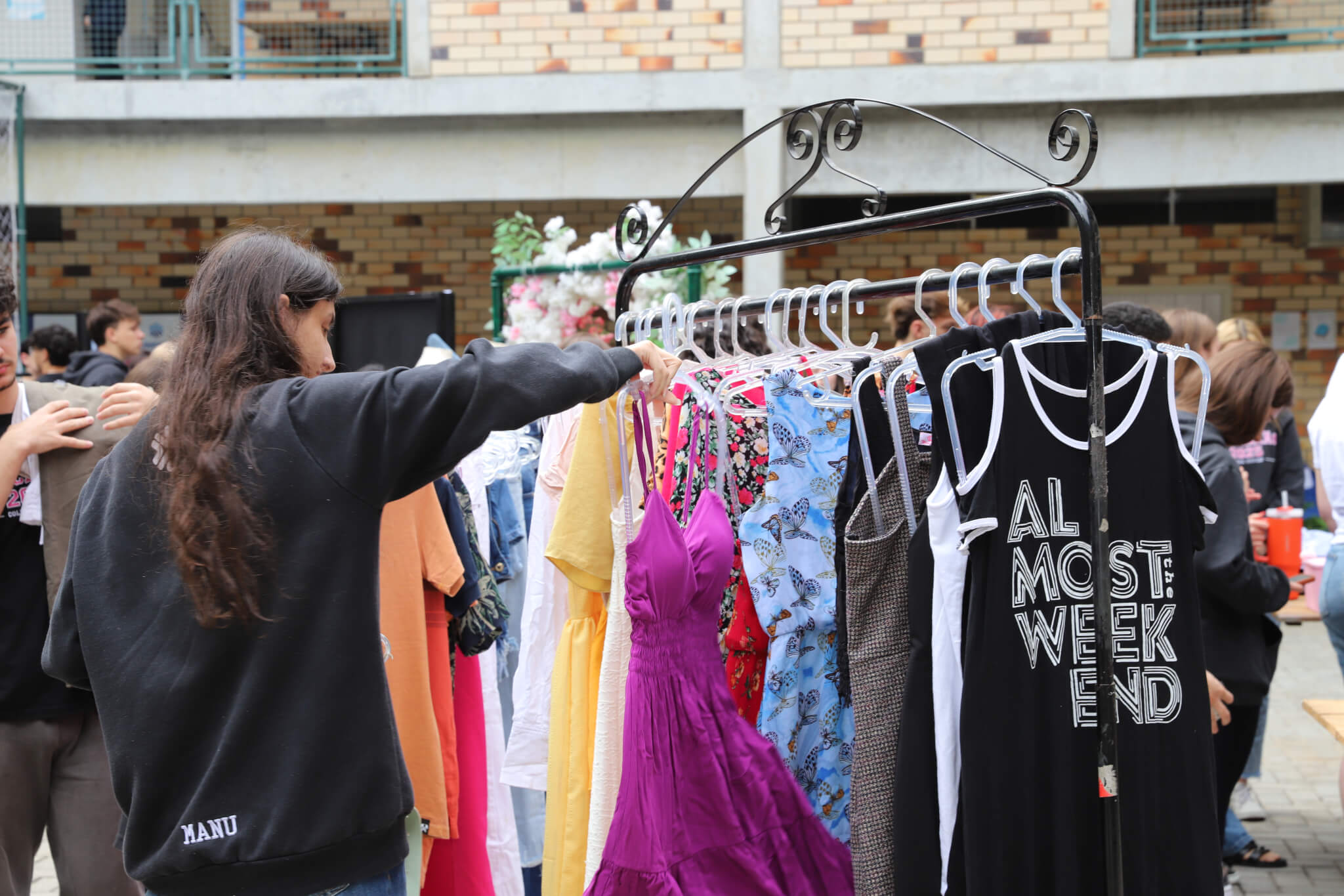 Programação desenvolvida no Colégio UNIFEBE une consumo consciente, idiomas, arte e projeto de vida
