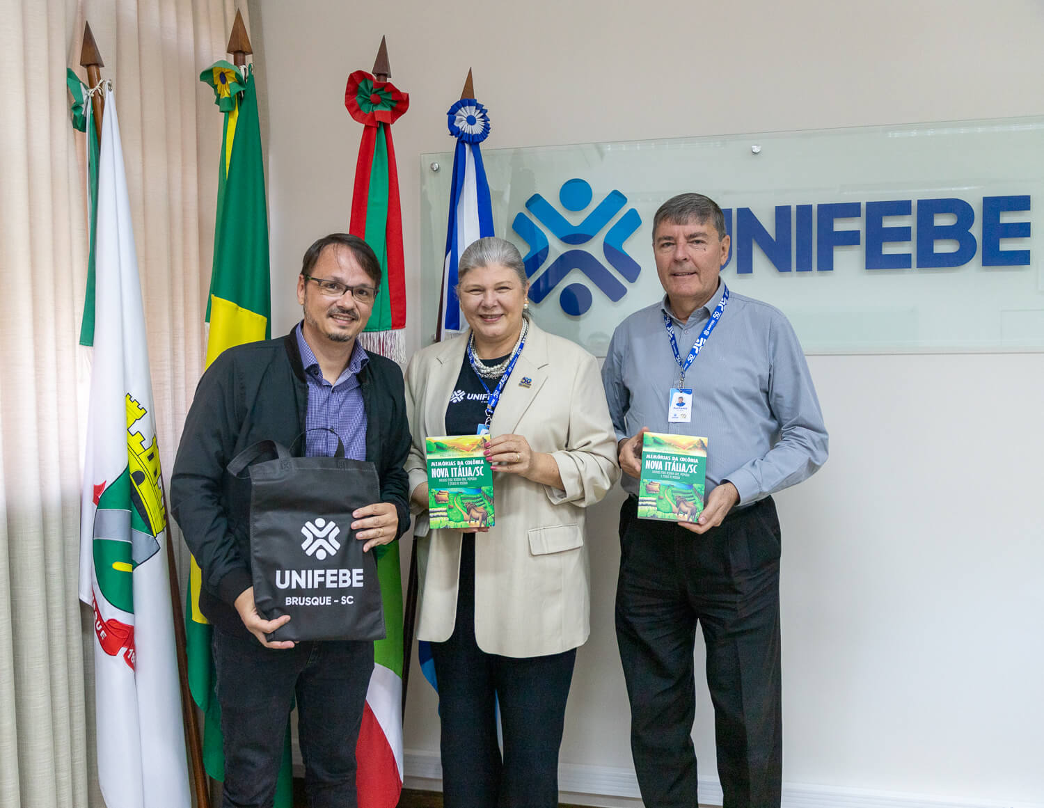 UNIFEBE recebe exemplar do livro Memórias da Colônia Nova Itália