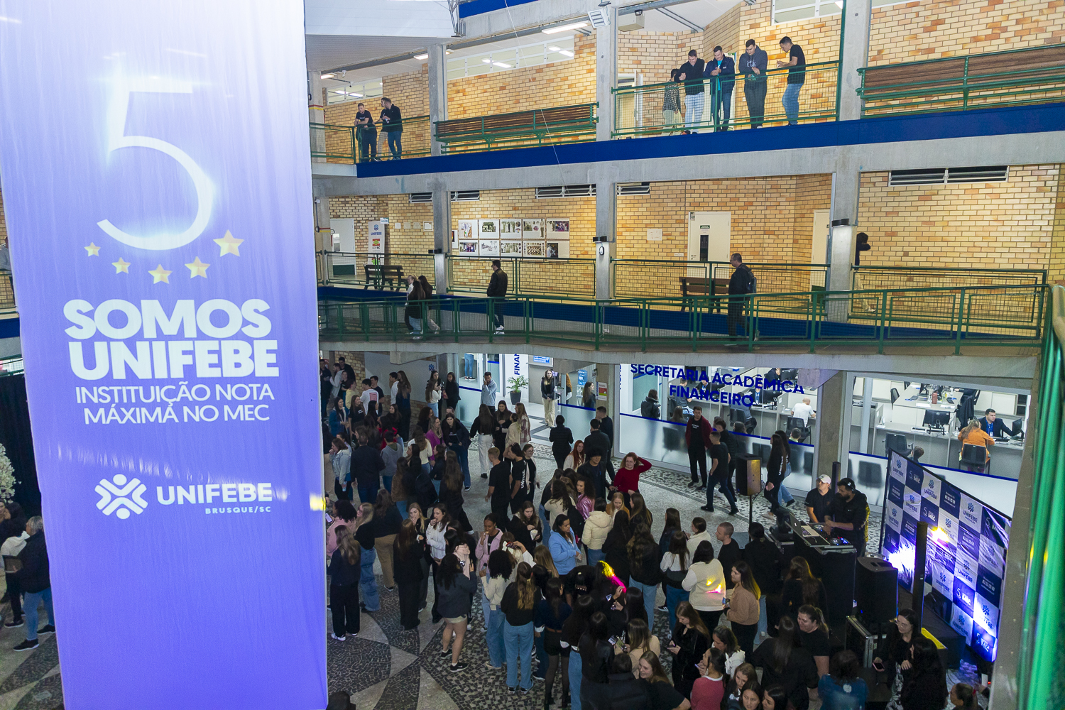 UNIFEBE recebe calouros e veteranos para o segundo semestre